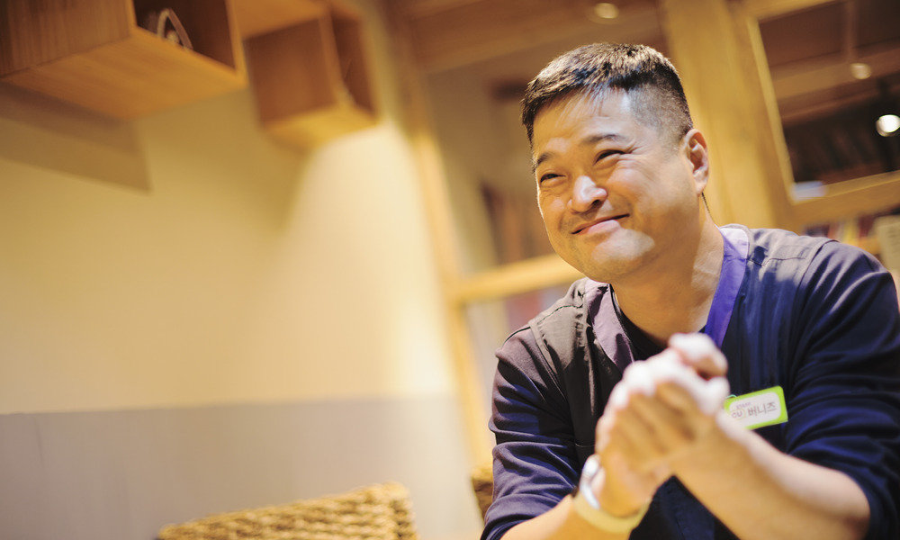 1724744240089015_PEOPLE 8월_마트9.png