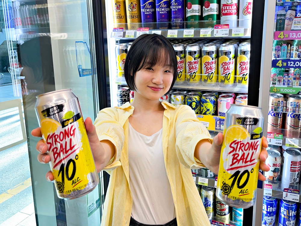 1781480914040069_CU 10도 하이볼 스트롱볼 레몬캔 출시_1.jpg